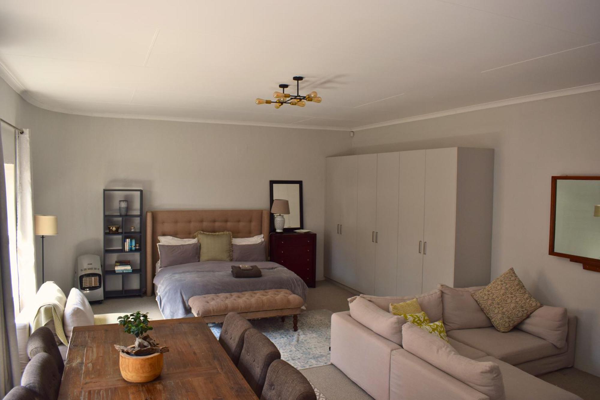 Apartment Riverclub Guest In Riverclub, Sandton *